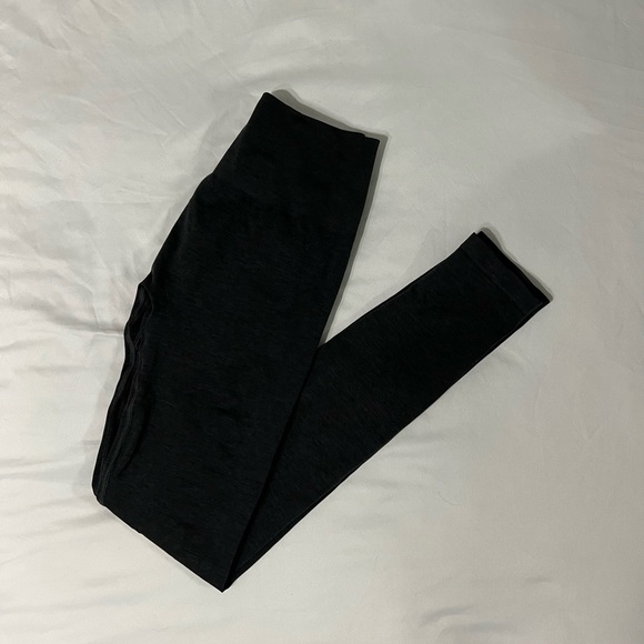 Alphalete Amplify Leggings in Black Marl - Picture 4 of 4